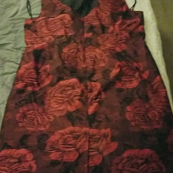 Red Floral Gathered Cocktail Dress - Picture 3 of 4
